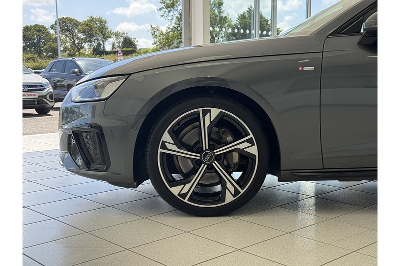 Audi 2.0 TFSI 40 Black Edition Estate 5dr Petrol S Tronic Euro 6 (s/s) (204 ps)