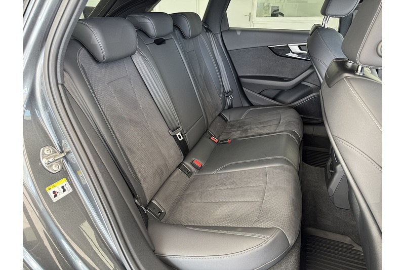 Audi 2.0 TFSI 40 Black Edition Estate 5dr Petrol S Tronic Euro 6 (s/s) (204 ps)