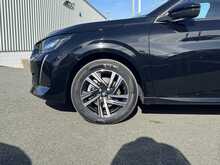 22/22 Peugeot 208 1.5 BlueHDi Allure Premium Manual 100 ps