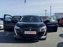 22/22 Peugeot 208 1.5 BlueHDi Allure Premium Manual 100 ps