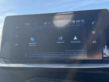 22/22 Peugeot 208 1.5 BlueHDi Allure Premium Manual 100 ps