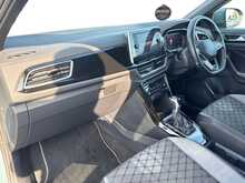 22/22 Volkswagen T-Roc 2.0 TDI R-Line Diesel DSG 150 ps