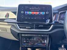 22/22 Volkswagen T-Roc 2.0 TDI R-Line Diesel DSG 150 ps