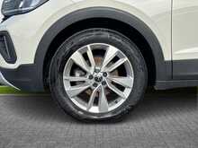 25/25 Volkswagen T-Cross TSI Match 1.0 DSG 110PS