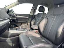 22/22 Audi Q5 2.0 TDI 40 Sport Sportback Diesel S Tronic quattro 204 ps