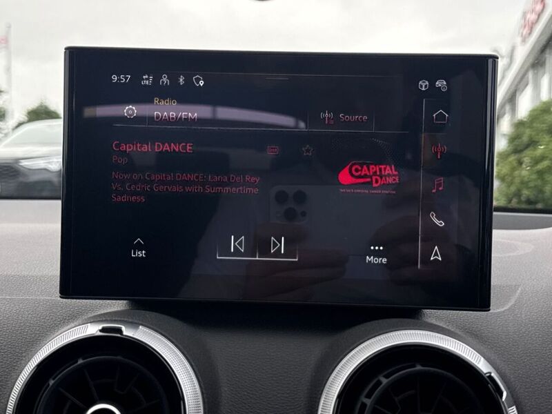 Audi 1.5 TFSI CoD 35 S line SUV 5dr Petrol S Tronic Euro 6 (s/s) (150 ps)