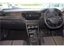 19/19 Volkswagen T-Roc 2.0 TDI SE 150PS 6 SPEED MANUAL SUV 5dr