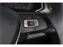 19/19 Volkswagen T-Roc 2.0 TDI SE 150PS 6 SPEED MANUAL SUV 5dr