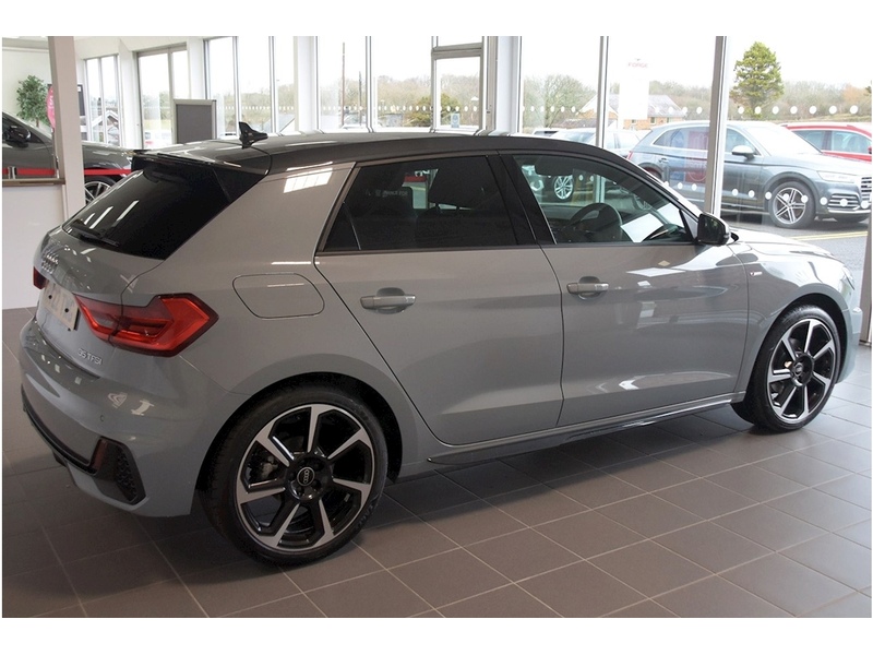 Audi 1.5 TFSI 35 Black Edition Sportback 5dr Petrol S Tronic Euro 6 (s/s) (150 ps)