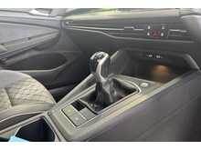 21/21 Volkwagen Golf R-Line 1.5 130ps Manual