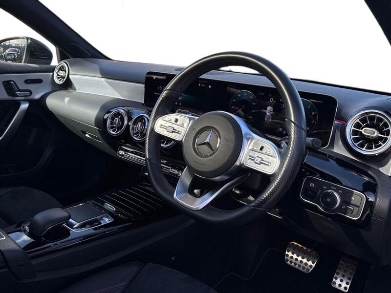 Mercedes-Benz 2.0 A220 AMG Line (Premium Plus) Hatchback 5dr Petrol 7G-DCT Euro 6 (s/s) (190 ps)