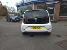 Volkswagen up! Move up! 