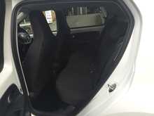 Volkswagen up! Move up! 