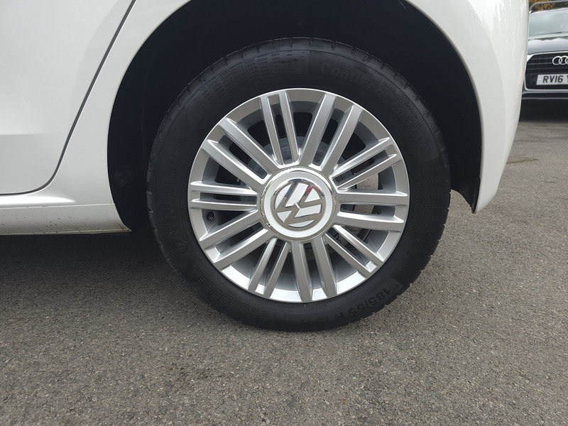 Volkswagen 1.0 Move up! Hatchback 5dr Petrol ASG Euro 6 (s/s) (60 ps)