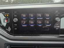 Volkswagen Polo TSI SE 