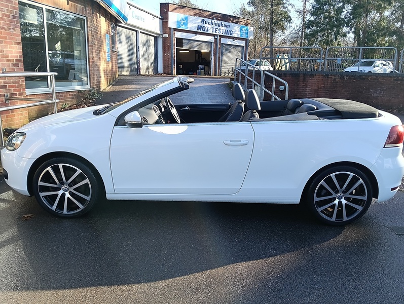 Volkswagen 2.0 TDI BlueMotion Tech GT Cabriolet 2dr Diesel DSG (134 g/km, 138 bhp)