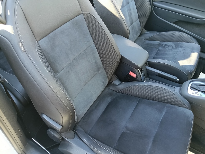 Volkswagen 2.0 TDI BlueMotion Tech GT Cabriolet 2dr Diesel DSG (134 g/km, 138 bhp)