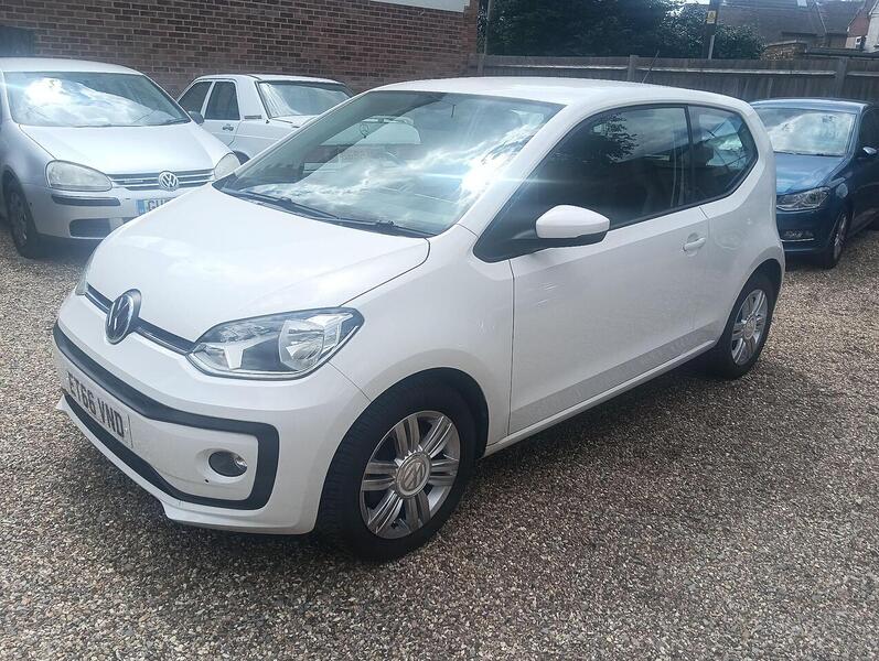 Volkswagen up! High up! - U13874