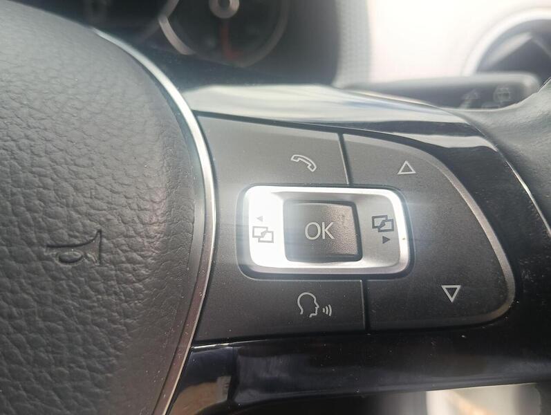 Volkswagen up! High up! - U13874