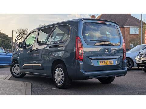 Vauxhall Combo Life Electric 52kWh Design XL MPV 5dr Electric Auto (11kW Charger) (136 ps) - U11131
