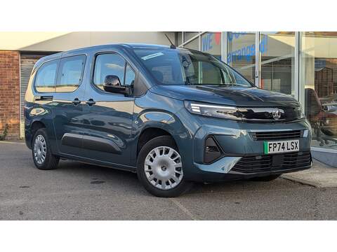 Vauxhall Combo Life Electric 52kWh Design XL MPV 5dr Electric Auto (11kW Charger) (136 ps) - U11131
