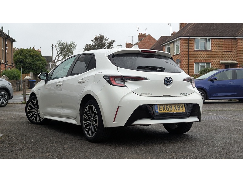 Toyota Corolla 1.8 VVT-h Design Hatchback 5dr Petrol Hybrid CVT Euro 6 (s/s) (122 ps) - U11139