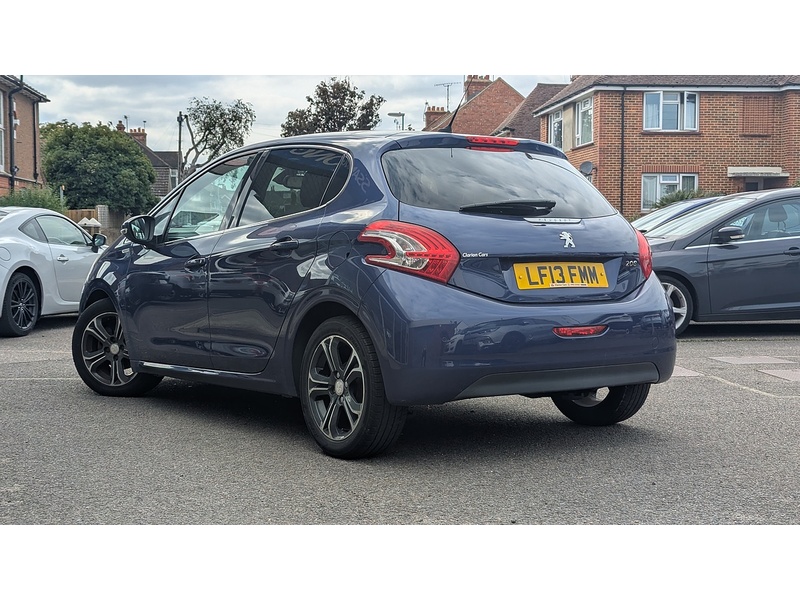 Peugeot 208 1.2 VTi Intuitive Hatchback 5dr Petrol Manual Euro 5 (82 ps) - U11154