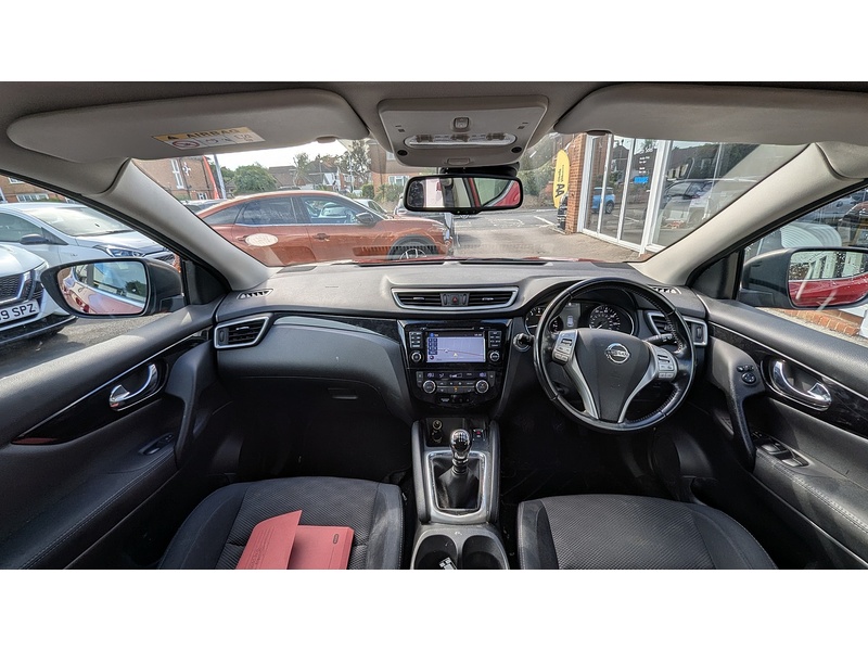 Nissan Qashqai 1.6 DIG-T n-tec+ SUV 5dr Petrol Manual 2WD Euro 6 (s/s) (163 ps) - U11159