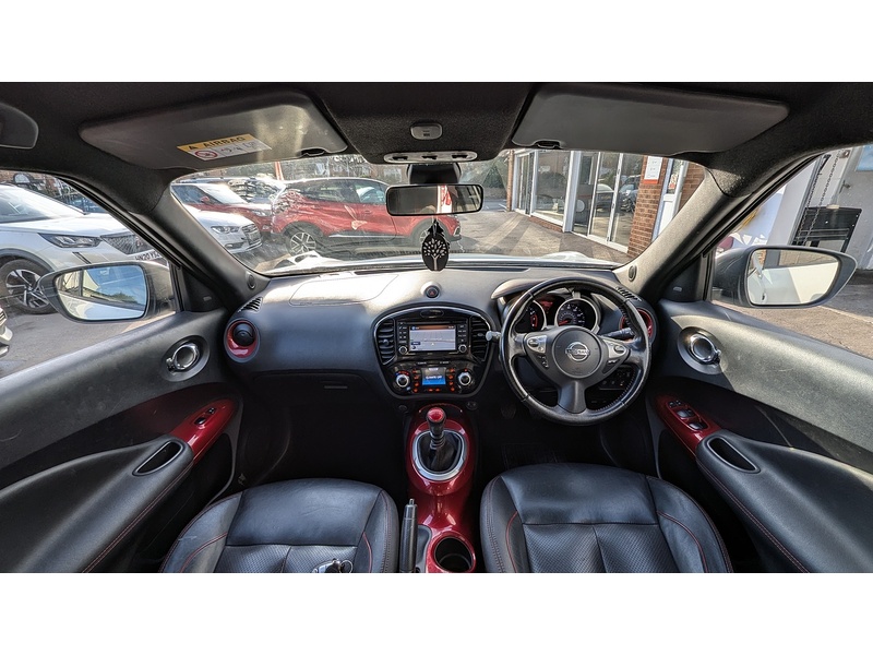 Nissan Juke DIG-T Tekna SUV 1.2 Manual Petrol - U11178