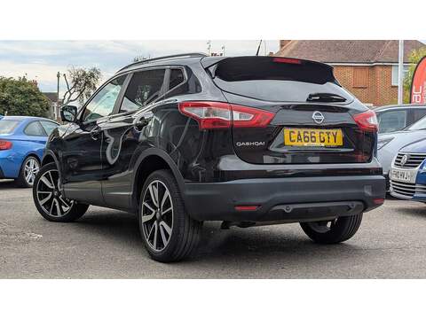 Nissan Qashqai 1.2 DIG-T Tekna SUV 5dr Petrol XTRON 2WD Euro 6 (s/s) (115 ps) - U11186