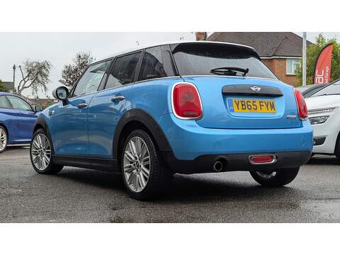 MINI Hatch 1.5 Cooper Hatchback 5dr Petrol Auto Euro 6 (s/s) (136 ps) - U11192