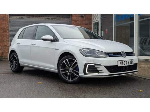 Volkswagen Golf 50kWh Shine Plus Hatchback 5dr Electric Auto (7.4kW Charger) (136 ps)