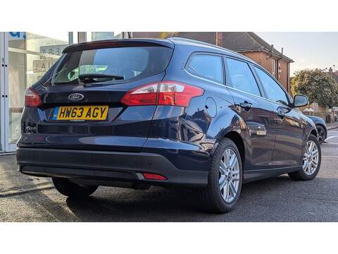 Ford Focus 1.6 Titanium Estate 5dr Petrol Powershift Euro 5 (125 ps) - U11255