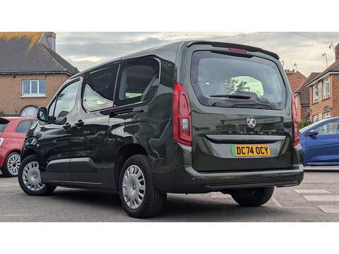 Vauxhall Combo Life Electric 52kWh Design XL MPV 5dr Electric Auto (7.4kW Charger) (136 ps) - U11258
