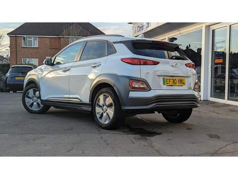 Hyundai KONA 64kWh Premium SE SUV 5dr Electric Auto (7kW Charger) (204 ps) - U11268