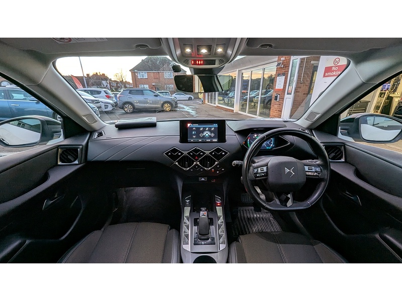 DS AUTOMOBILES DS 3 CROSSBACK E-TENSE 50kWh Bastille Crossback Auto 5dr - U11275
