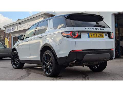 Land Rover Discovery Sport 2.0 TD4 HSE Black Auto 4WD Euro 6 (s/s) 5dr - U11318