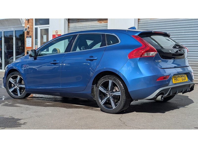 Volvo V40 1.5 T2 R-Design Hatchback 5dr Petrol Auto Euro 6 (s/s) (122 ps) - U11354