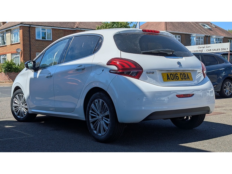 Peugeot 208 1.2 PureTech Allure Hatchback 5dr Petrol EAT Euro 6 (s/s) (110 ps) - U11493