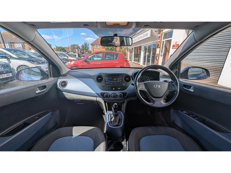 Hyundai i10 1.2 Premium Hatchback 5dr Petrol Auto Euro 5 (87 ps) - U11544