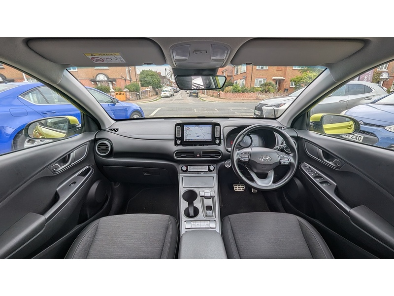 Hyundai KONA 64kWh Premium Auto 5dr - U11557