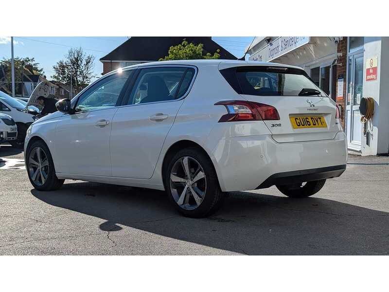 Peugeot 308 1.2 PureTech Allure Hatchback 5dr Petrol EAT Euro 6 (s/s) (130 ps) - U11570