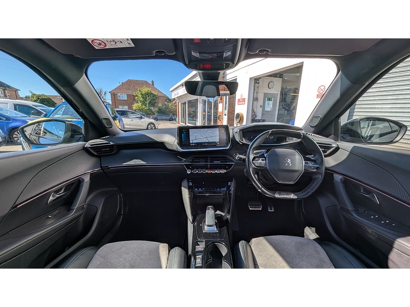 Peugeot E-2008 50kWh GT Premium SUV 5dr Electric Auto (136 ps) - U11573