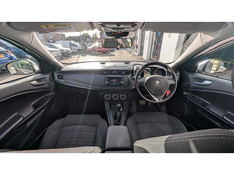 Alfa Romeo Giulietta 1.4 TB MultiAir Super Hatchback 5dr Petrol TCT Euro 6 (s/s) (170 bhp) - U11577