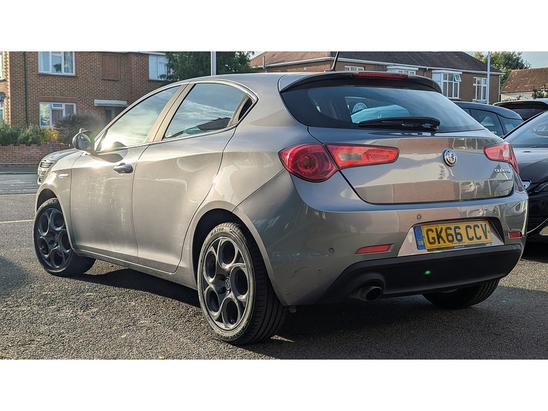 Alfa Romeo Giulietta 1.4 TB MultiAir Super Hatchback 5dr Petrol TCT Euro 6 (s/s) (170 bhp) - U11577