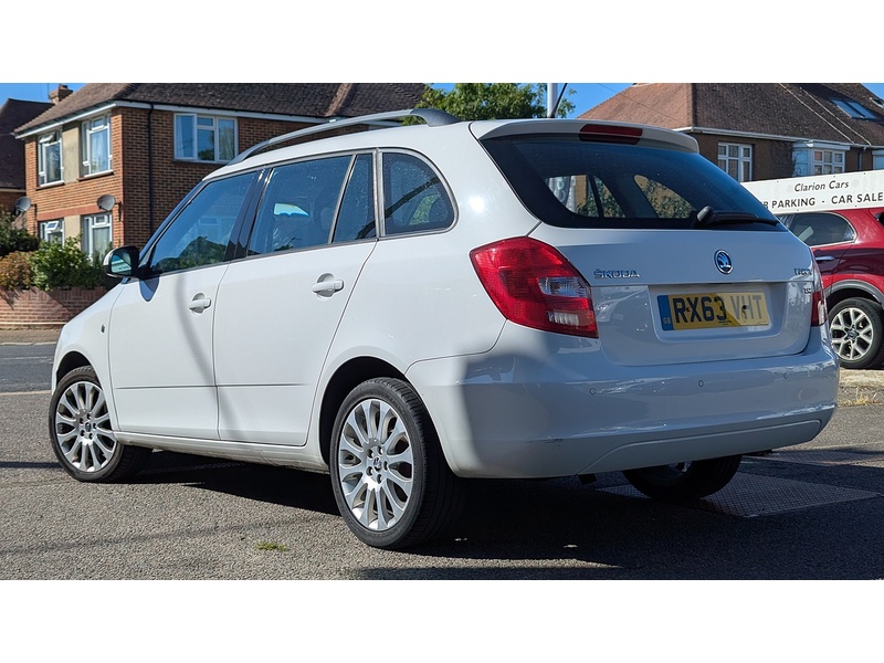 Skoda Fabia 1.2 TSI Elegance Estate 5dr Petrol DSG Euro 5 (105 ps) - U11582