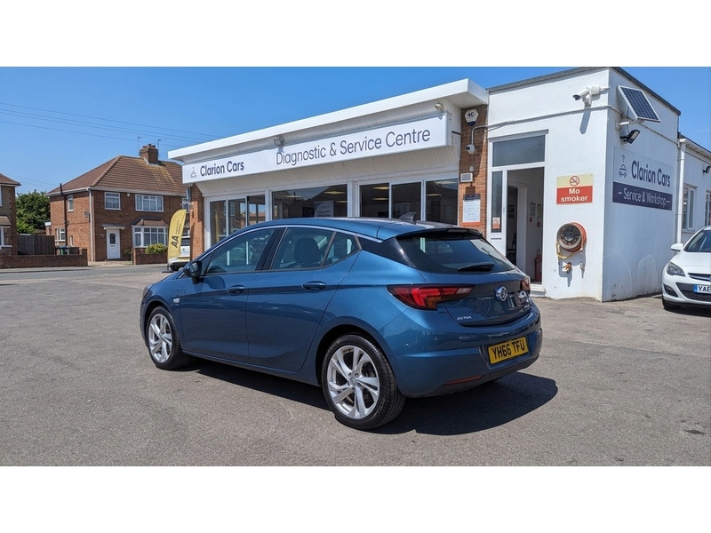 Vauxhall Astra 1.4i Turbo SRi Nav Hatchback 5dr Petrol Auto Euro 6 (s/s) (150 ps) - U11589