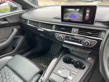 Everyday super :Audi RS5 Coupé 2.9 TFSI V6 Quattro Tiptronic - Mythos Black Metallic