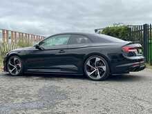 Everyday super :Audi RS5 Coupé 2.9 TFSI V6 Quattro Tiptronic - Mythos Black Metallic