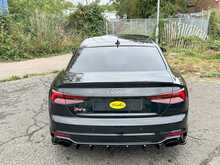 Everyday super :Audi RS5 Coupé 2.9 TFSI V6 Quattro Tiptronic - Mythos Black Metallic
